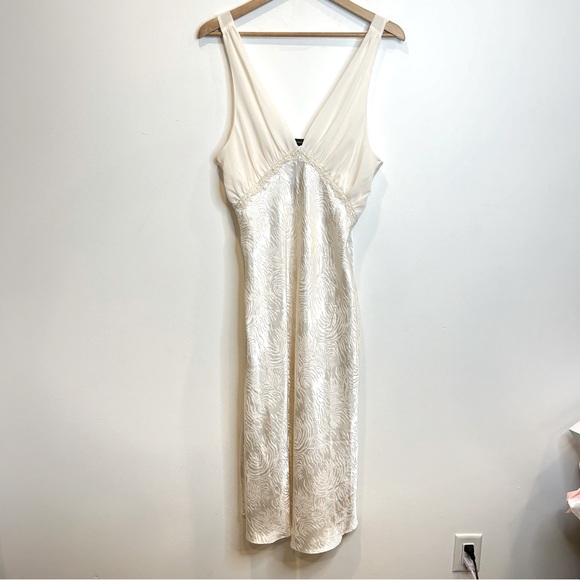 Vintage Dresses & Skirts - Vintage Jones New York Cream Satin Slip Midi Dress